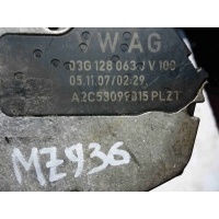 Заслонка дроссельная Volkswagen Passat 2008 03G128063J