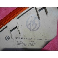 Поворотник правый Volkswagen Passat 2010 3C8953042A