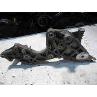 Кронштейн Audi A4 2012 059130147P