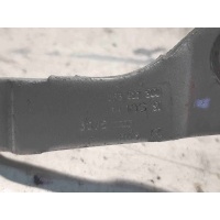 Петля крышки багажника Audi A3 2005 8P3827300