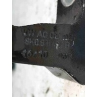 Петля двери Audi A4 2010 8K0831402B