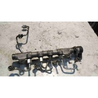 Топливная рампа Volkswagen Passat 2012 057130764AB