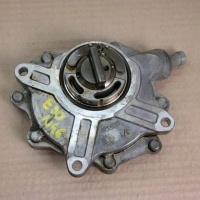 Bmw e46 e60 e81 e90 насос vacum бензин 7542498