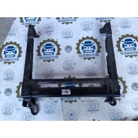 Кронштейн сидения Audi Q7 4L 2013 7l0881677G
