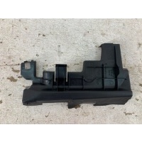 Воздуховод радиатора Land Rover Range Rover Sport 2005-2012 LR013043