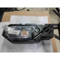 Ящик для инструментов Volkswagen Touareg 2012 7P0012112H