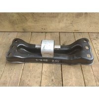 Кронштейн КПП Mercedes C W205 2015 A2052421101