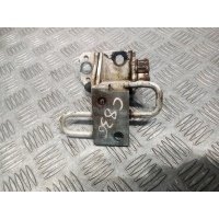 Петля двери передней правой Volkswagen Passat 7 (2012-2015) 2012 3C8831412B