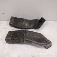 Патрубок воздушного фильтра Audi A4 B5 2000 8D0129617E