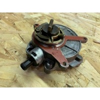 насос вакуумный Audi A4 B7 2007 06E145100E
