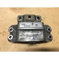 Подушка крепления двигателя Volkswagen Passat B7 2012 3C0199555P