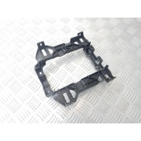 Кронштейн Audi Q7 2010 4L0863531A