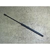 Амортизатор крышки багажника Volkswagen Polo 2001-2005 2004 6Q6827550C
