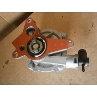 Насос vacum 1 , 6 dci megane 4 vivaro 146503760r
