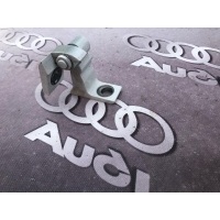 петля двери левой Audi Q7 4M 2018 8S0833403E