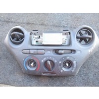 Блок управления печки/климат-контроля Toyota Yaris 2000 86110-0d021-b1
