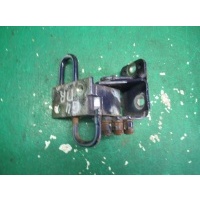 Петля двери Volkswagen Golf 1999 4b0831412a