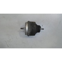 Подушка крепления двигателя, левая Volkswagen Passat 5 1996-2000 2000 8D0199379S