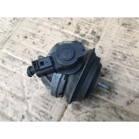 Подушка крепления двигателя Audi A6 2002 4B3199379B