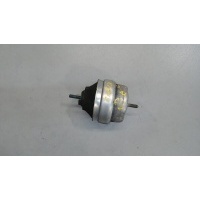 Подушка крепления двигателя, правая Volkswagen Passat 5 2000-2005 2003 8D0199382L