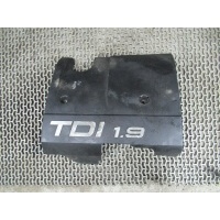 Декоративная крышка двигателя Audi A4 1998 028103935b