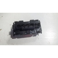 Кнопка аварийной сигнализации Mercedes benz E-class 2088200310