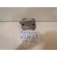 Радиатор масляный Mercedes-Benz E W210 1995-2002 6111880501