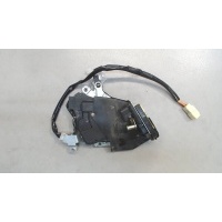 Замок двери зад. правая Toyota Avensis 1 1997-2003 2003 6933020470