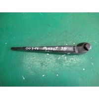 Щеткодержатель (поводок стеклоочистителя, дворник) Volkswagen Passat 1997 8d9955407a
