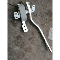 Петля крышки багажника Volkswagen Touareg 1 2006 7L6827301C