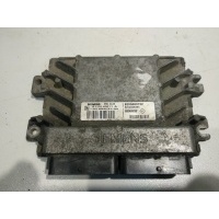 Блок управления двигателем Renault Logan 2004-2009 8200483732