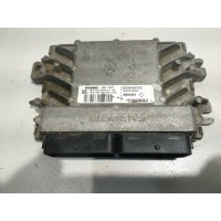 Блок управления двигателем Renault Logan 2004-2009 8200483732