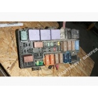 Блок предохранителей Renault Laguna 2007 8200674197