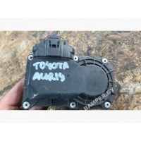 Заслонка дроссельная Toyota Auris 2008 22030-37020