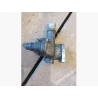 Корпус термостата Volkswagen Sharan 2000 038121133j