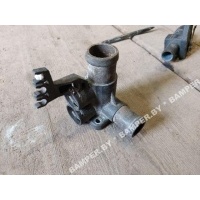 Фланец (тройник) системы охлаждения Audi 80 1994 037121133k