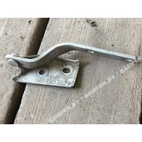 Петля капота правая Volkswagen Golf 1998 1H0823302A