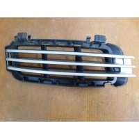 Решетка в бампер правая Land Rover Range Rover IV 2013- LR046708