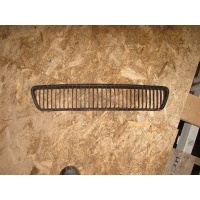Решетка в бампер центральная Skoda Fabia 1999-2006 6Y0853677D