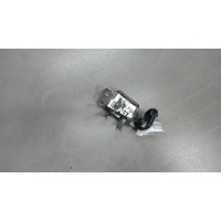 Замок багажника Toyota Yaris 1999-2006 2005 693500D031