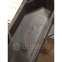направляющая перед бампера под фарой VW Jetta 2005-2011 1k0807890b
