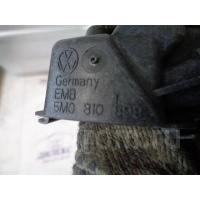 стопор лючка бензобака VW Golf V Plus 2005-2014 2006 5M0810899