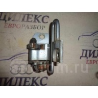 петля двери VW Passat (B6) 2005-2010 2008 3C0831412C