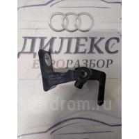 петля двери Audi A4 (B8) 2007-2015 2009 8k0831401e