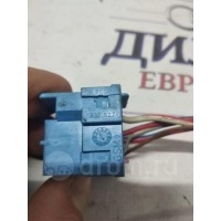 разъем Audi 8e0937527