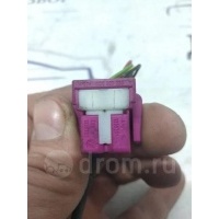 разъем Audi 8d0937733D