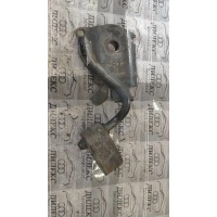 кронштейн глушителя VW Passat (B6) 2005-2010 3C0253461AB