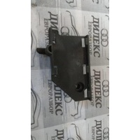 кронштейн бачка расширительного VW Touareg 2002-2010 2009 7L0121093A