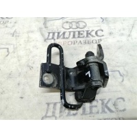 петля двери VW Passat (B6) 2005-2010 3c8833411a