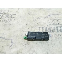усилитель антенны VW Passat CC 2008-2017 2008 3C8035552E